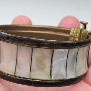 Tibet Vintage mother of pearl Bangle